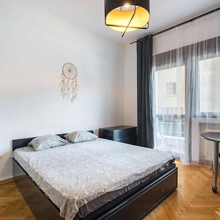 Sleek Comfort - A Blend Of Style And Convenience بوخارست المظهر الخارجي الصورة