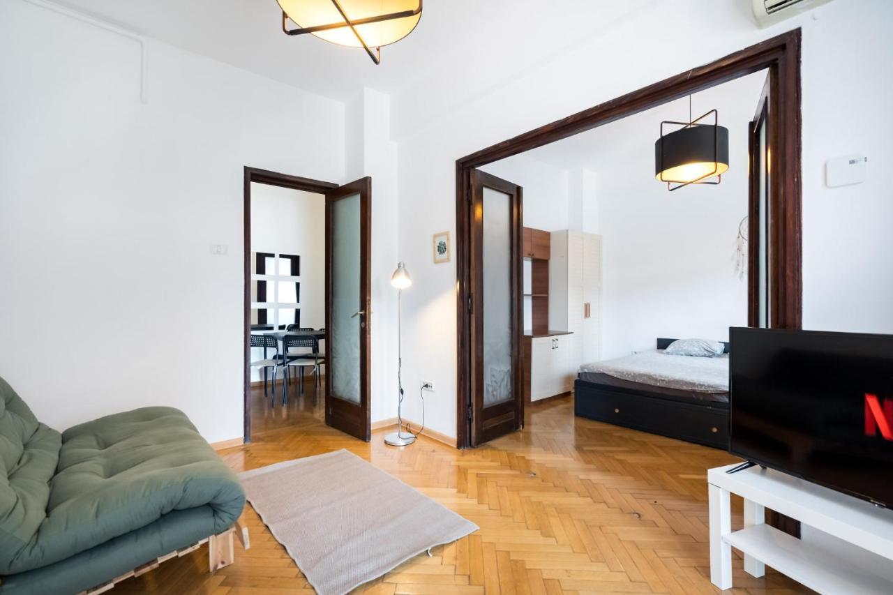 Sleek Comfort - A Blend Of Style And Convenience بوخارست المظهر الخارجي الصورة