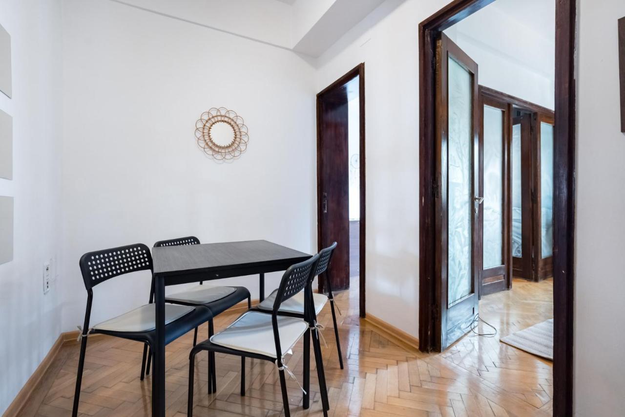 Sleek Comfort - A Blend Of Style And Convenience بوخارست المظهر الخارجي الصورة