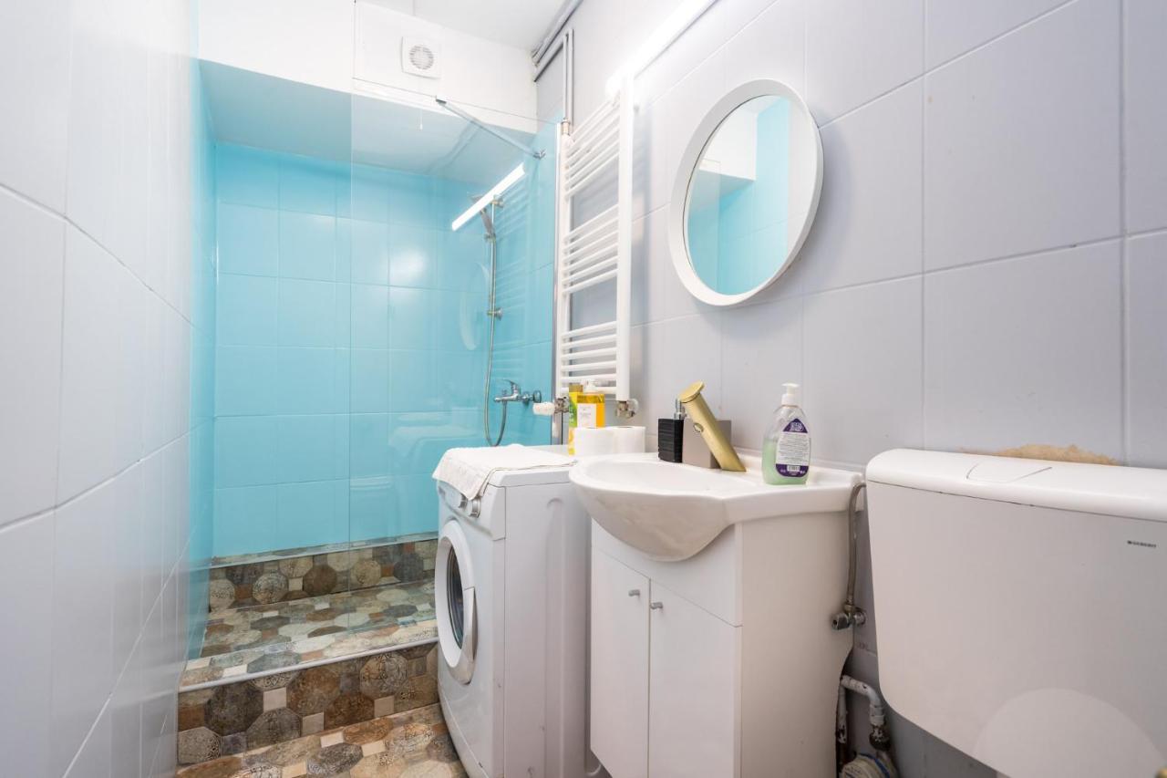 Sleek Comfort - A Blend Of Style And Convenience بوخارست المظهر الخارجي الصورة